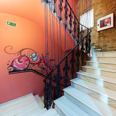 Red Nest Hostel Valensiya Dış mekan fotoğraf