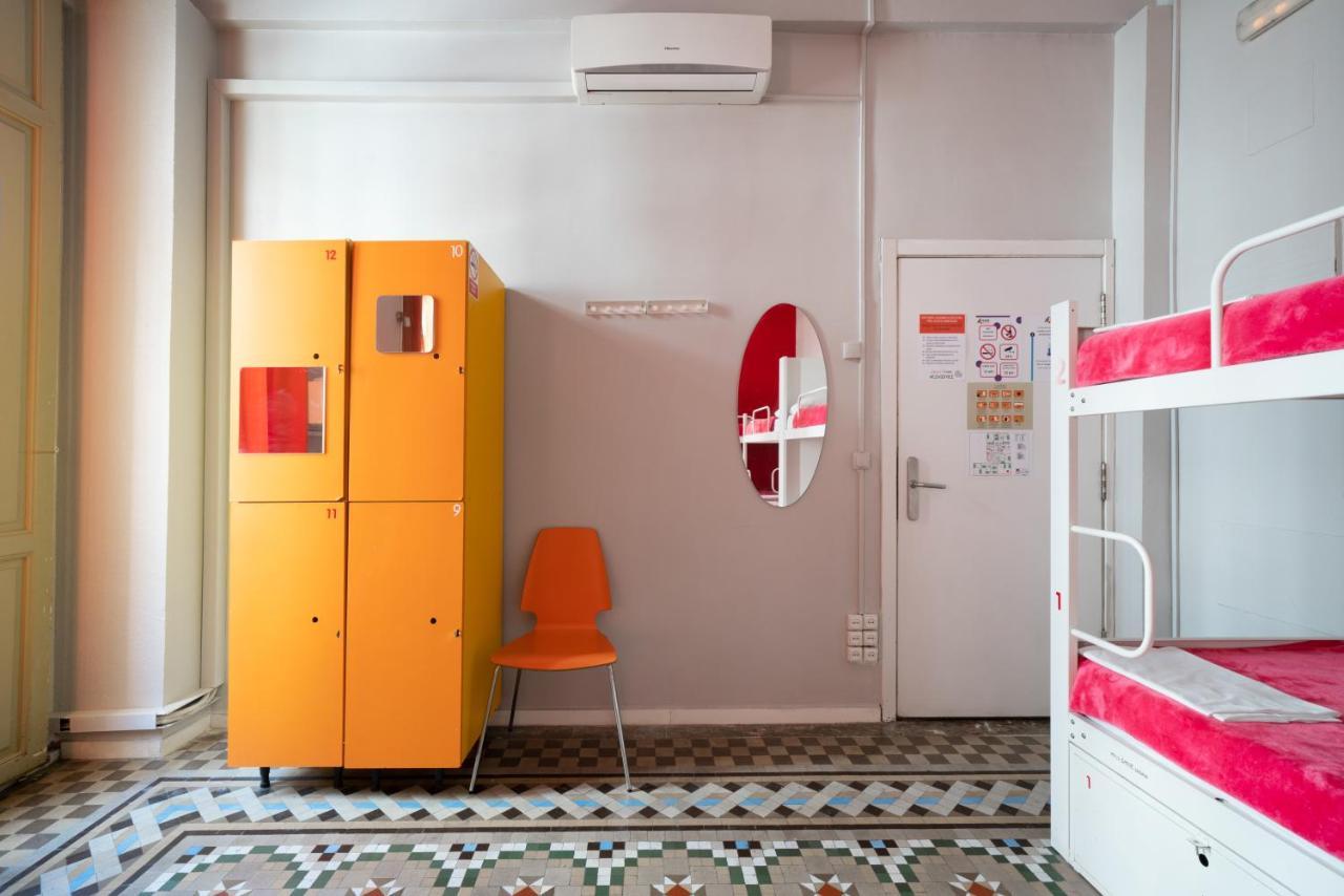 Red Nest Hostel Valensiya Dış mekan fotoğraf