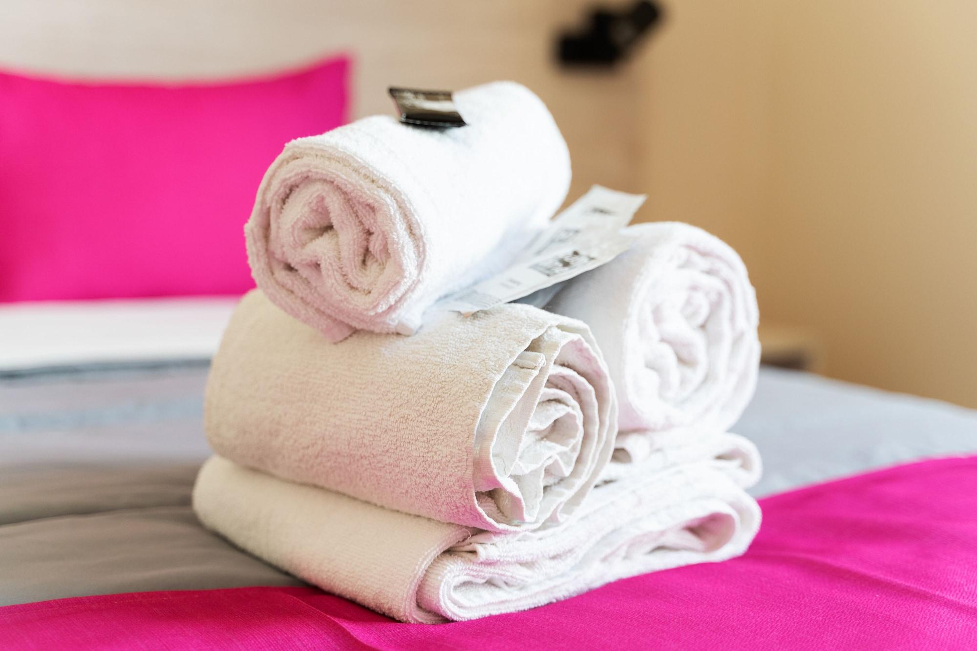 Red Nest Hostel Valensiya Dış mekan fotoğraf