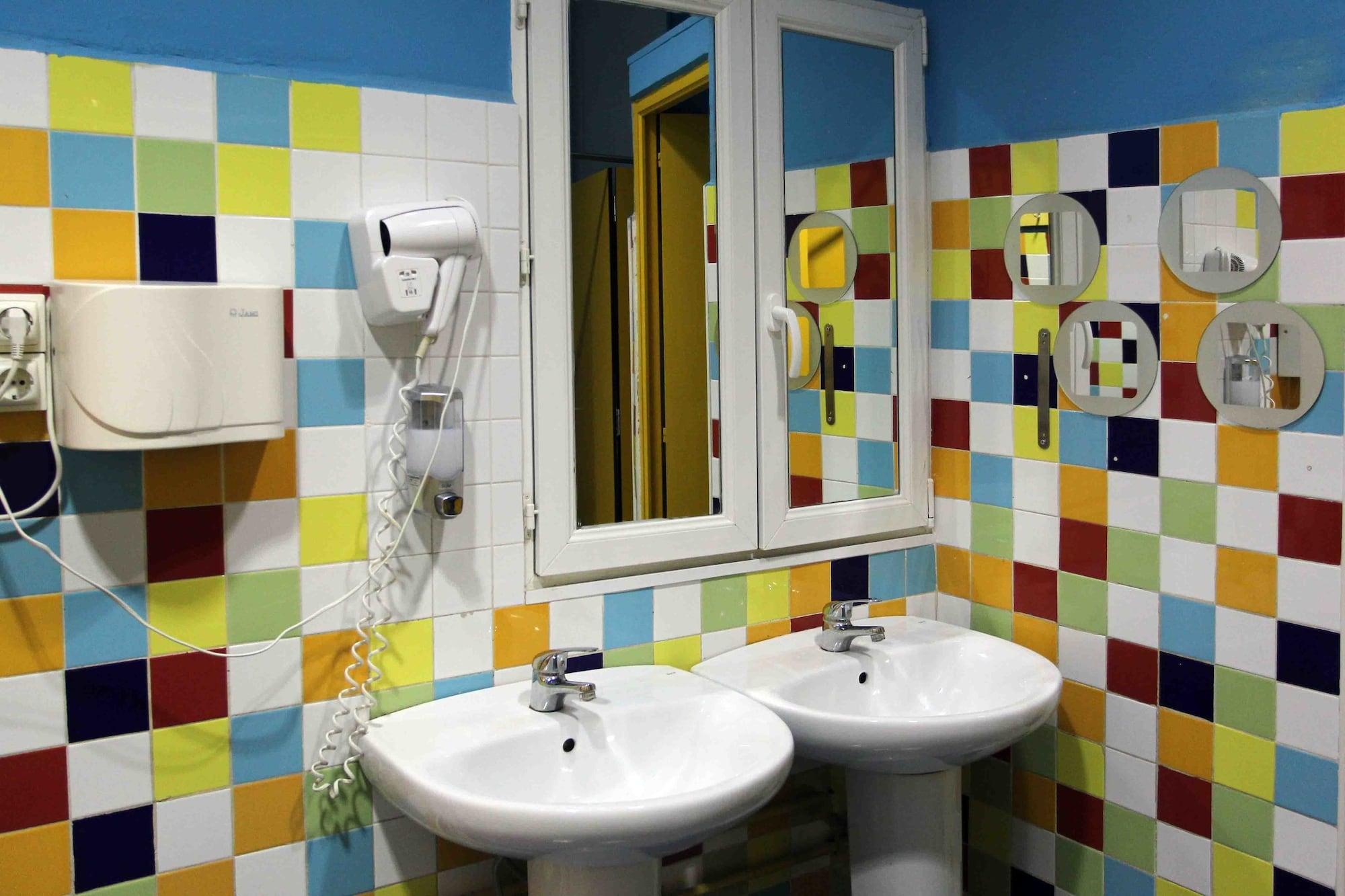 Red Nest Hostel Valensiya Dış mekan fotoğraf