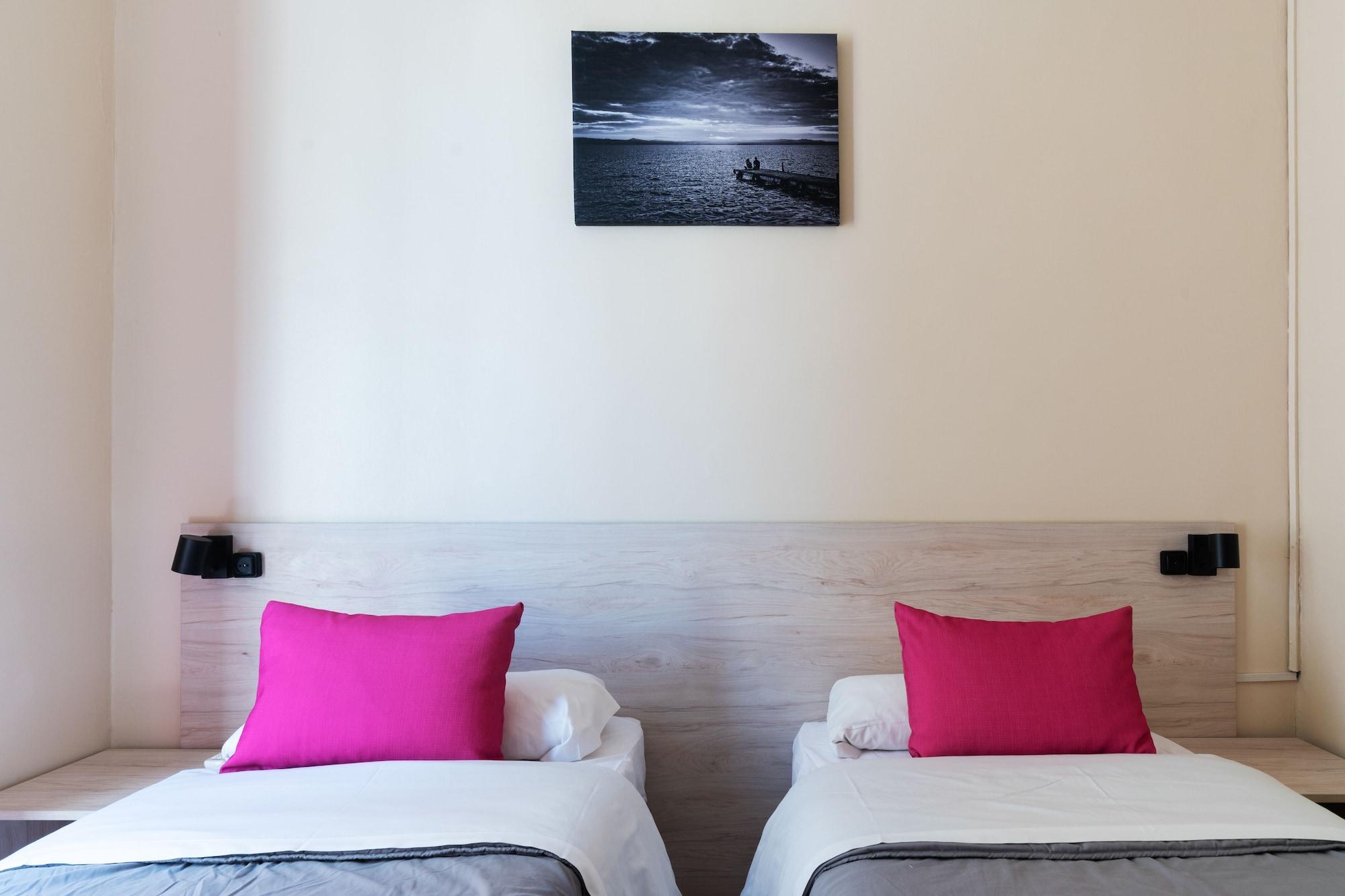 Red Nest Hostel Valensiya Dış mekan fotoğraf