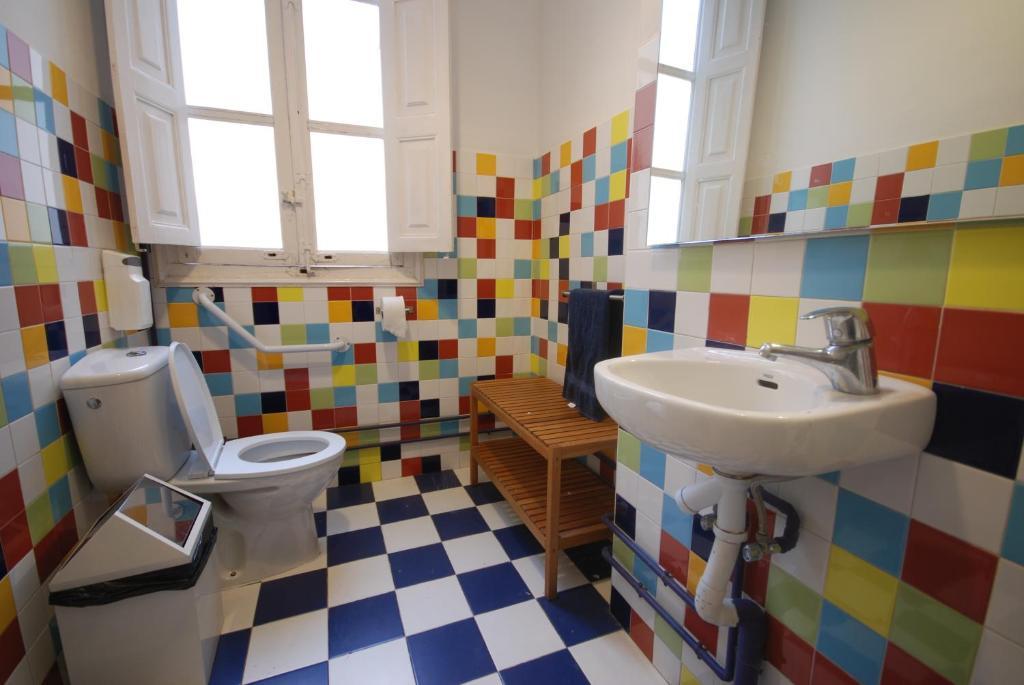 Red Nest Hostel Valensiya Dış mekan fotoğraf