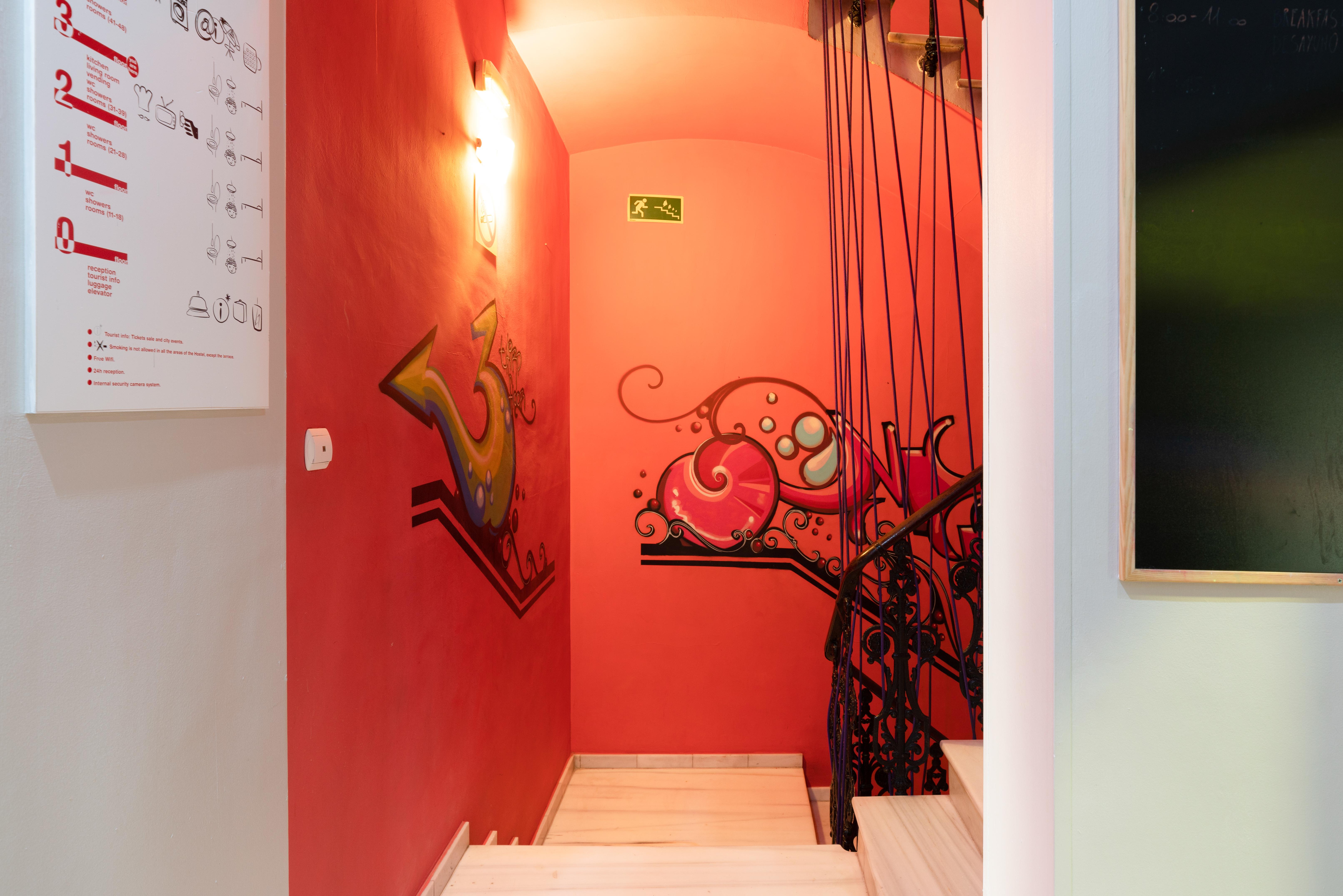 Red Nest Hostel Valensiya Dış mekan fotoğraf