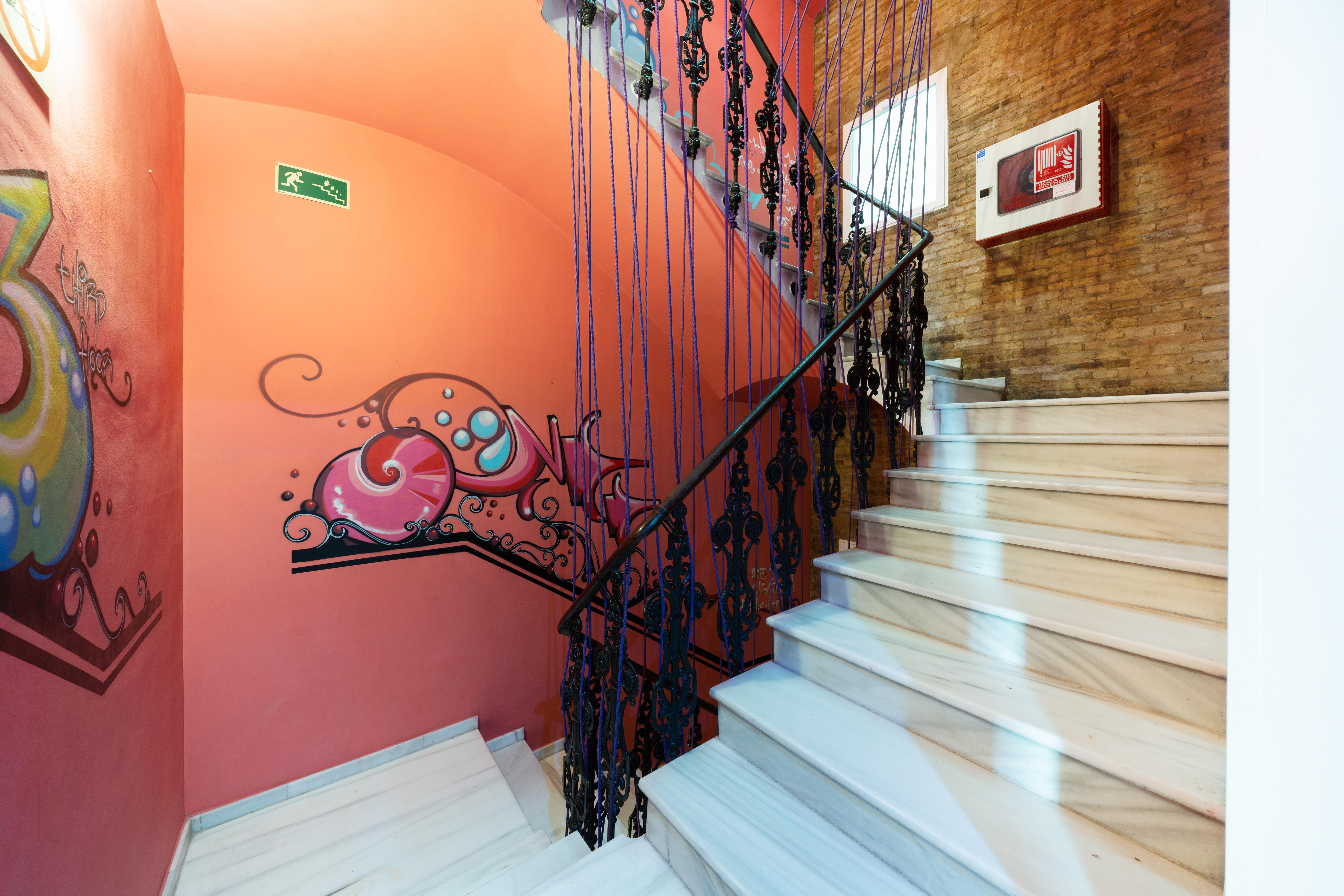 Red Nest Hostel Valensiya Dış mekan fotoğraf