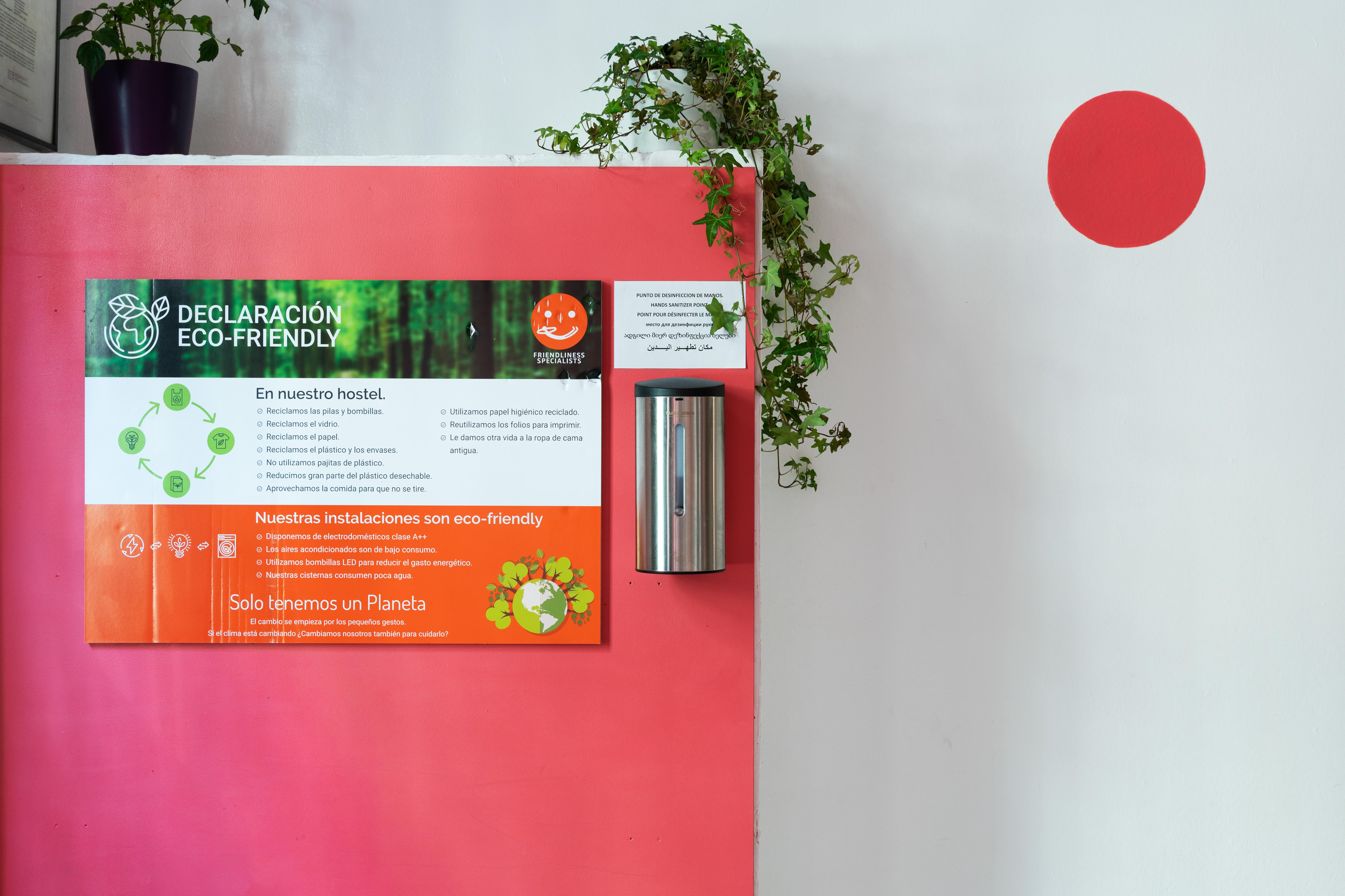 Red Nest Hostel Valensiya Dış mekan fotoğraf