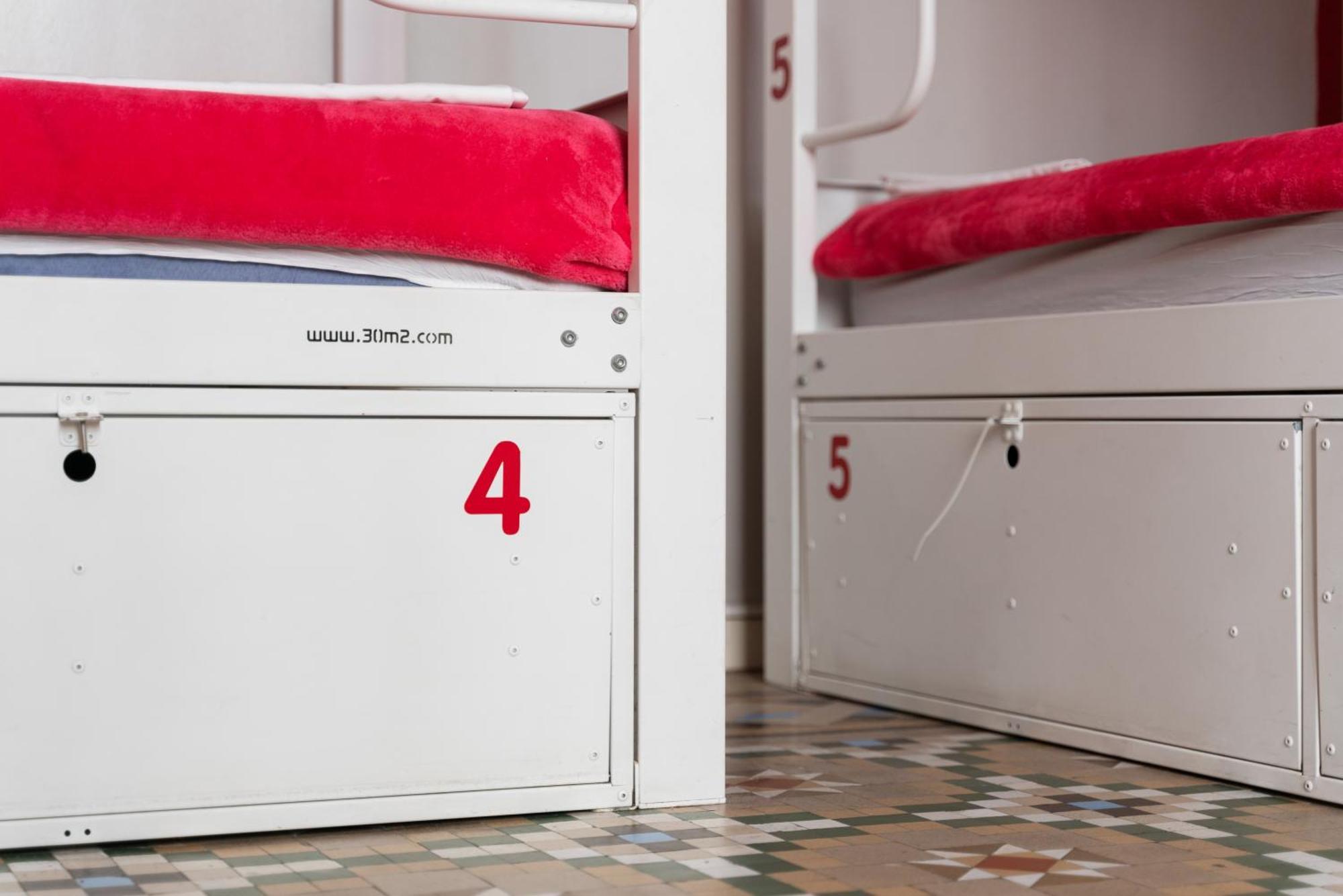 Red Nest Hostel Valensiya Dış mekan fotoğraf