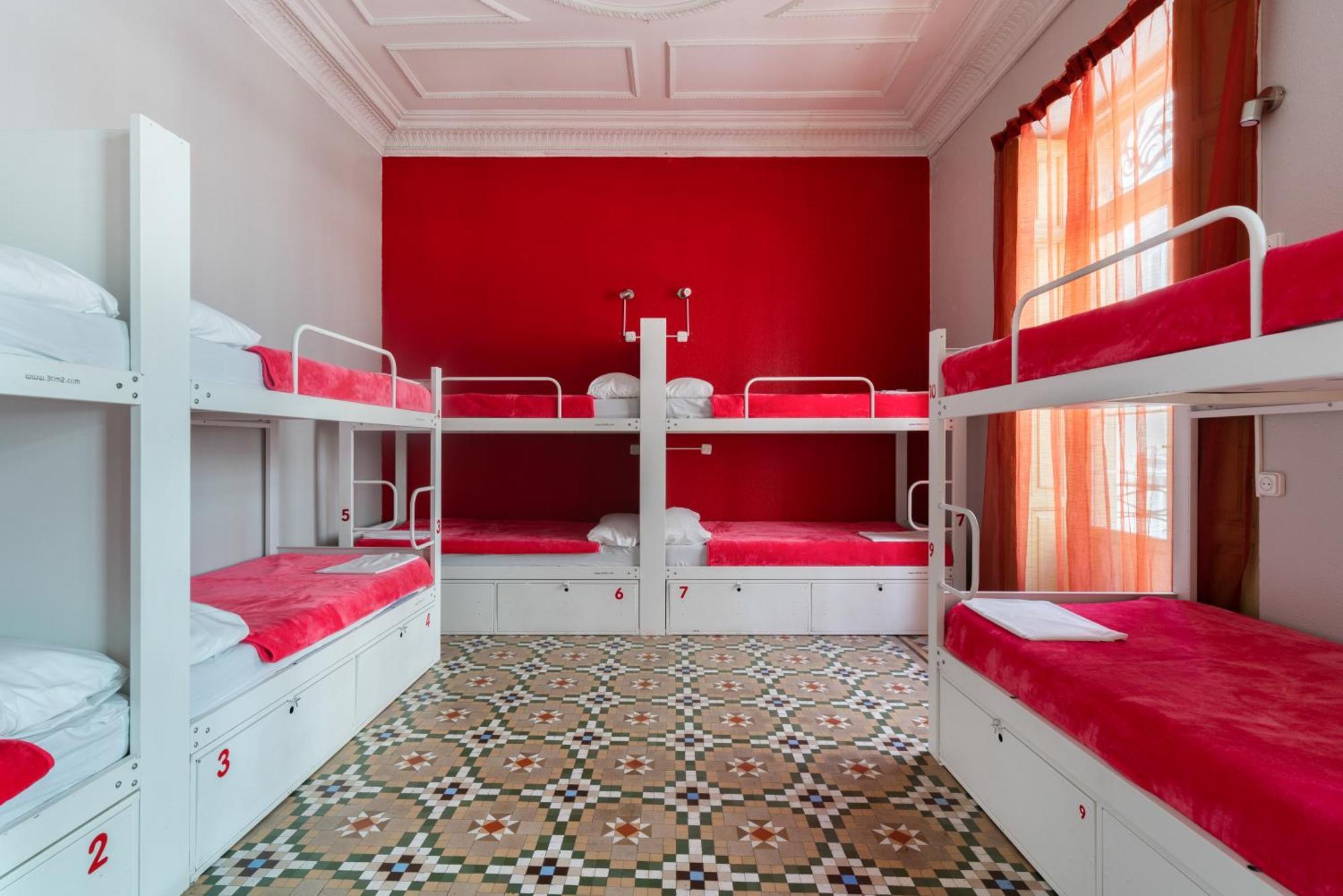 Red Nest Hostel Valensiya Dış mekan fotoğraf