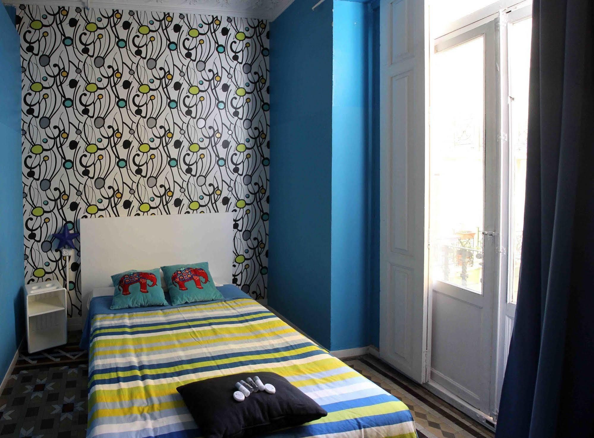 Red Nest Hostel Valensiya Dış mekan fotoğraf