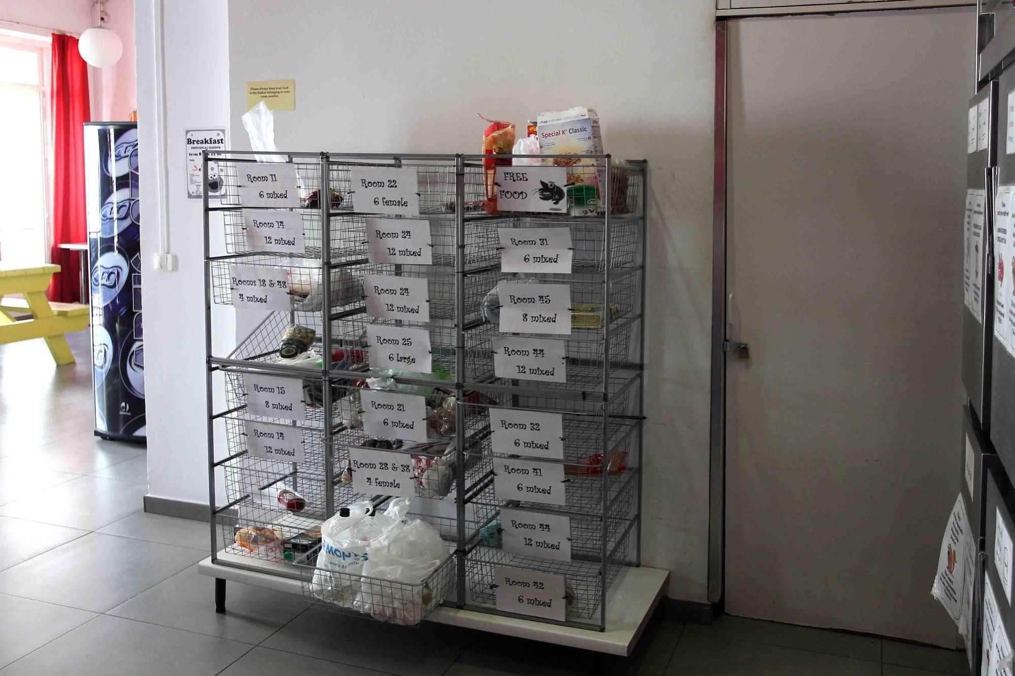 Red Nest Hostel Valensiya Dış mekan fotoğraf