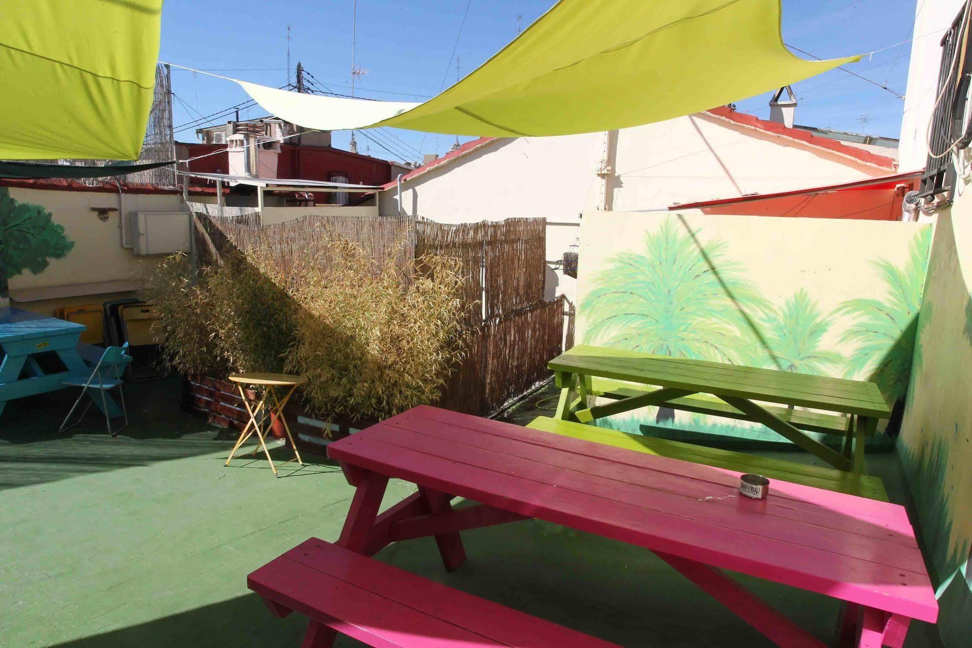 Red Nest Hostel Valensiya Dış mekan fotoğraf