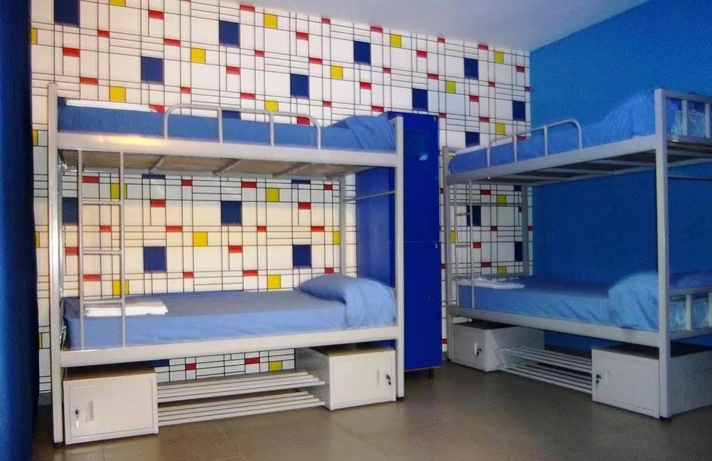 Red Nest Hostel Valensiya Dış mekan fotoğraf